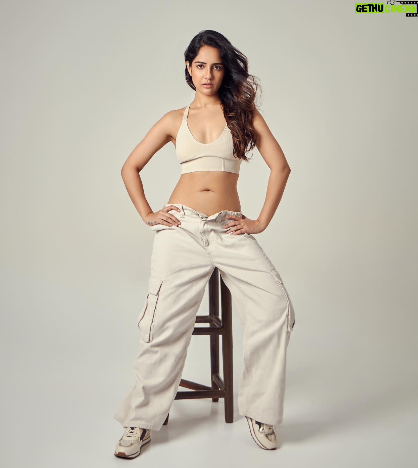 Malvi Malhotra - 3 Likes - 🤍🤍🤍🤍🤍🤍🤍🤍
——
Styling — @roshnipandey__
PC — @trueclick01
HMUA — @sapnanairmakeovers
— #malvimalhotra