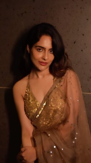 Malvi Malhotra Instagram - JAB TUM SAMNE THE ❤️ 
#vintagevibe 
#trending