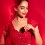 Malvi Malhotra Instagram - 🌹 PC — @deepak_das_photography HMUA — @monashairandbeauty Styled by @krishi1606 Outfit @kalighataindia Jewellery @milsilaccessories — #malvimalhotra