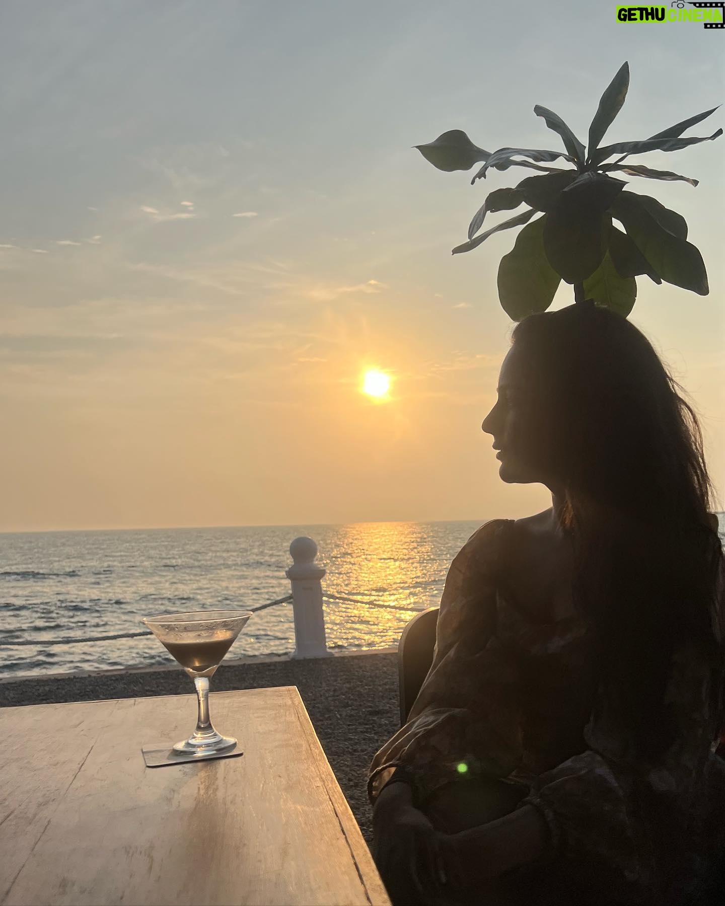 Malvi Malhotra - 3 Likes - Be bright Be you 🧿