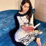 Malvi Malhotra Instagram – THE POWER OF NUNCHI ❤️ 
Eye Measure 

It’s an ability to listen and gauge other’s mood . It’s an ability to sense what is going on around . To know the written and unspoken information from your circumstances. Basically , Reading the air .
It’s very interesting to know NUNCHI through this book. Koreans teach NUNCHI to their kids Since childhood.

Thank you @penguinindia 
For introducing me to this interesting book , it’s so practical game and after knowing and practising NUNCHI , you can actually level up your social game . You will Start understanding people and situations better . 
I would recommend this to everyone . Check it out 💯