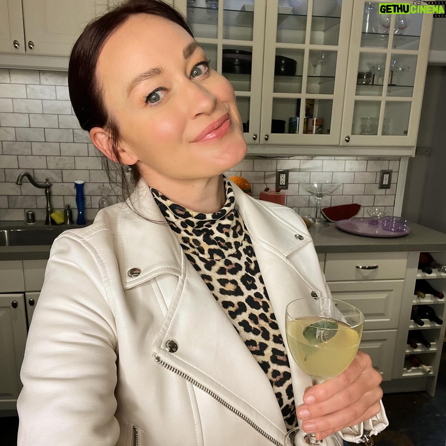 Mamrie Hart Instagram - I have 99 problems but a recipe ain’t one. Because I just finished my 99th recipe. However, one of my problems might be this millennial ass caption. 🍝 perfect night out to celebrate with @jaclynrjohnson Aka my 🪨….. y’all, let’s get the emoji rock some circulation.