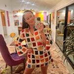 Mamrie Hart Instagram - Who color blocked it best? Me or Act 2? 🟩🟦🟧🟥 A couple days in my fav place with this banana nut, @kiwilovesyou 🌴 @thehighballhouse