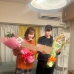 Manami Higa Instagram - crank upの時の私たち🎉 恵未が子どもみたいに泣いてて愛おしくて☺️ 充実した日々だったことが この写真に溢れてる💐💕 @nhk_yorudora #つくたべドラマ