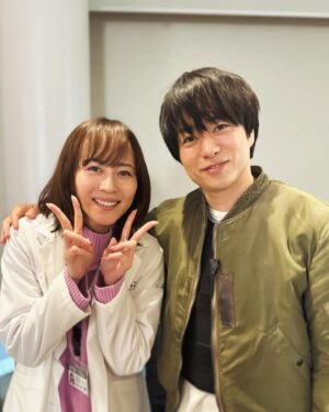 Manami Higa Instagram - 新空港占拠
本日、最終回を迎えます✈️🚷🔚

前回に引き続き、日常じゃ体験しないような感情を裕子を通して出来て
とても刺激的な日々でしたが。笑
暖かなチームワークの中とても楽しめました〜
何より座長の櫻井翔さんの包容力とお人柄の素晴らしさに👏👏👏✨

ここまで楽しみにご覧頂いた皆さま
ありがとうございました。

今夜10時
ぜひラストまでお見逃しなく‼

@daibyoinsenkyo_ntv 

武蔵夫婦で記念に📸✌️

#新空港占拠
#ありがとうございました
