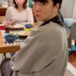 Manami Higa Instagram - カメラが回ってない時でも 隙を見ては食べていた私たち。笑 とても平和な世界でした🕊️✨ @nhk_yorudora #つくたべドラマ