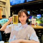 Manami Higa Instagram - 正真正銘の うちなーんちゅなのです🍺🍖🍽️😋💕 #沖縄 #ありかんぱーい