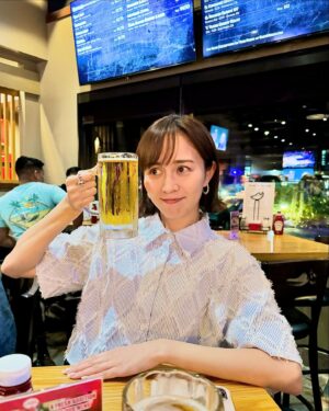 Manami Higa Instagram - 正真正銘の
うちなーんちゅなのです🍺🍖🍽️😋💕

#沖縄
#ありかんぱーい