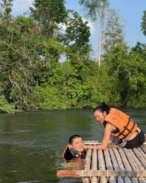 Manasaporn Chanchalerm Instagram - พี่คนขับพาไปล่องแพในอากาศ 40°c ค่ะ 🥵 จับปลา🦶🏻จบ