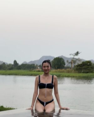 Manasaporn Chanchalerm Instagram - จะไม่หยุดบุลลี่อากาศหรอกนะ 42°c🥵