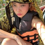 Manasaporn Chanchalerm Instagram - พี่คนขับพาไปล่องแพในอากาศ 40°c ค่ะ 🥵 จับปลา🦶🏻จบ