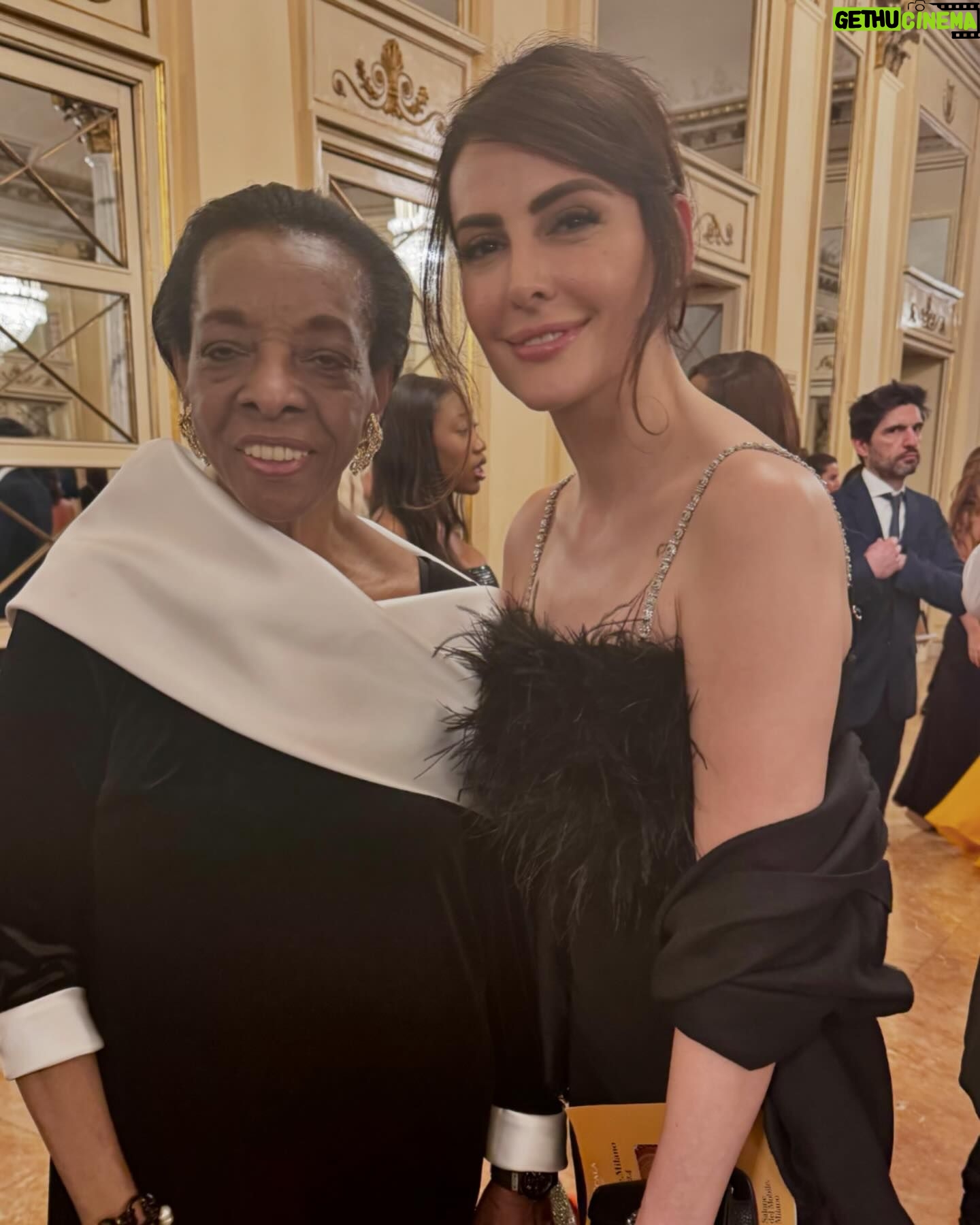 Mandana Karimi Instagram - I had the honour of attending yet another magnificent launch of @isaloniofficial “ 62ed edition “ at the @teatroallascala All set for yet another design week in Milan.