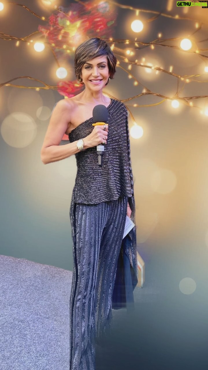 Mandira Bedi Instagram - I am SO #grateful for my job. I love to stand on stage. I love to talk (π
) and I love to wear my favourite designers. @namratajoshipura your jumpsuits are stunning.. everything you make is stunning! β€οΈππ½ And @zahabiaabid thanks for making all happen seamlessly (literally)! .. β€οΈππ§Ώππ½