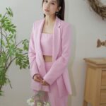 Mandy Wong Instagram - 完成一天滿滿的行程，很累但滿足😌 生活可以是甜的， 也可以是苦的， 但不能是沒味兒的🌼🌻 @pennyblack_ofcl @pennyblackhk @jayxhair @littlewhiteofficial #Happyfriday #Ootd #manmanSays