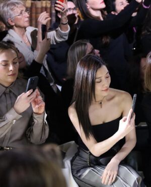 Mandy Wong Instagram - Thank you GIADA and having me to the FW24 show at Brera. 
第一次到達Brera這個意大利國家級的圖書館看秀，滿滿的文藝學術氣息，真的非常享受和榮幸🙏🏻 
#MFW 
#GIADA
@giada_montenapoleone 
@supremeartent 
#qystyling