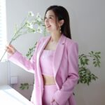 Mandy Wong Instagram - 完成一天滿滿的行程，很累但滿足😌 生活可以是甜的， 也可以是苦的， 但不能是沒味兒的🌼🌻 @pennyblack_ofcl @pennyblackhk @jayxhair @littlewhiteofficial #Happyfriday #Ootd #manmanSays