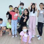 Mandy Wong Instagram - 從你們身上總看到無限可能性，是自帶能量的小宇宙，擁有挖不完的寶藏❤️ 人長大了，快樂變得很難很複雜，願我們能保持一顆童心，對每件事都充滿好奇，保持對生活的熱愛，保持簡單的快樂🫶🏻 @uptou_education #happychildrensday🎈
