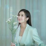 Mandy Wong Instagram - 選擇困難又嚟😌 唔知放邊張相先，所以決定叫屋企人投票，第一張大熱勝出😂🌻 OOTD: @marella_official @marellahk @jayxhair @littlewhite_makeup Thank you @entertainment.mpw 💕