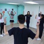 Mandy Wong Instagram - 從你們身上總看到無限可能性，是自帶能量的小宇宙，擁有挖不完的寶藏❤️ 人長大了，快樂變得很難很複雜，願我們能保持一顆童心，對每件事都充滿好奇，保持對生活的熱愛，保持簡單的快樂🫶🏻 @uptou_education #happychildrensday🎈