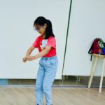 Mandy Wong Instagram - 從你們身上總看到無限可能性，是自帶能量的小宇宙，擁有挖不完的寶藏❤️ 人長大了，快樂變得很難很複雜，願我們能保持一顆童心，對每件事都充滿好奇，保持對生活的熱愛，保持簡單的快樂🫶🏻 @uptou_education #happychildrensday🎈