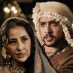 Manisha Koirala Instagram - Sanjay Leela Bhansali ki duniya mein Khamoshi ki ehmiyat Mallikajaan se behtar koi nahi jaanta 🥰👑💎 Heeramandi: The Diamond Bazaar, now streaming only on Netflix! #HeeramandiOnNetflix