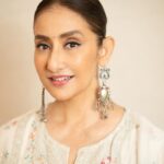 Manisha Koirala Instagram – Always try to do your best..❤️🥰🙏🏻
Styled by – @sanamratansi 
Sr&Co Manager – @jaferalimunshi 
Team – @isshika.manan 
Outfit – @anitadongre 
Earring – @tribebyamrapali
Ring – @sangeetaboochra
Footwear – @houseofvian 
Intern – @aartiii_17 
Make up – @tush_91
Hair – @hairbyykaushall
📸 – @devsphotographyofficial