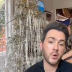 Manny MUA Instagram – attempting the ICONIC tinsel tree… if I knew how long this was gonna take 🙃 @misterpreda out here inspiring me!!