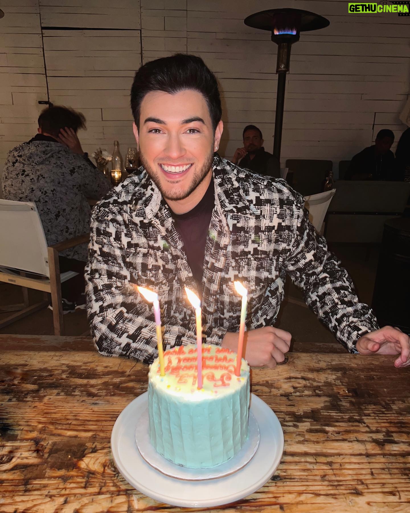 Manny MUA - 71.2K Likes - you don’t get older on your birthday… you just level up 😇
really felt the birthday love yesterday and just wanna say thank you to everyone that made it so magical! and to all the comments and dms y’all truly know how to make this vintage man feel special ❤️