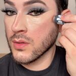 Manny MUA Instagram – would you try the viral “baddie” makeup tiktok audio 👀 I feel like this would EAT for new years!!!