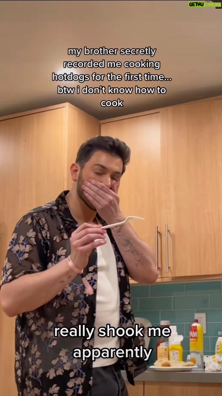 Manny MUA Instagram - y’all know I can’t cook 🤭 I need lessons… actually