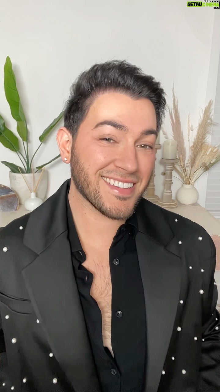 Manny MUA Instagram - am I a pop star yet?! At least I smell like one 👼🏻 Ariana outdid herself with this REM fragrance and the cute store display at @ultabeauty Check it out if you want to smell like ‘that girl’ 😘 ad