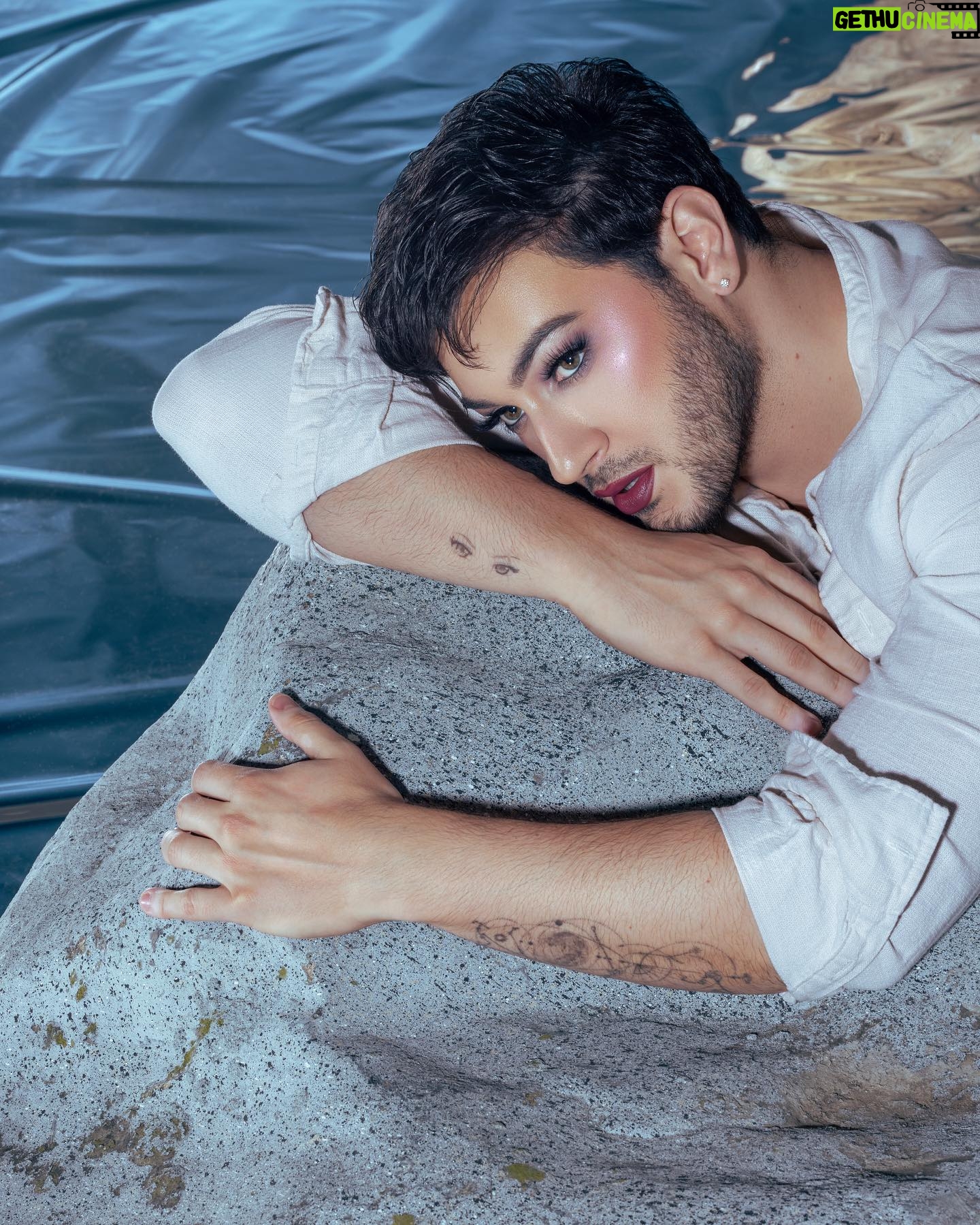 Manny MUA Instagram - the little merman 🧜🏻♀️ the amount of love we’ve received for the siren sunset collection omgggg I’m so grateful thank you guys!!!!!! Available now on @lunarbeauty 🥹 - Styling: @brvndo Hair: @ariannachayleneblean Photographer: @snapsstudio