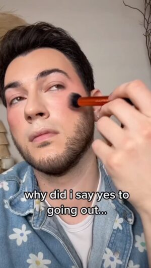 Manny MUA Instagram - hello social anxiety… we meet again
-
ps this is inspired by the HILARIOUS @estefisaavy 🤣 ily