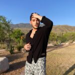 Manny MUA Instagram - is that a snake in your pants or… 🐍 - having so much fun being part of brow search here in AZ with @benefitcosmetics 💖