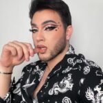 Manny MUA Instagram - draw me like one of your french girls 🎨 - shoutout to @boxycharm for their march boxes!!!! we got base, premium and luxe!! primer - @rarebeauty illuminating primer foundation - @charlottetilbury airbrush flawless foundation liner - @laurenconradbeauty eyeliner glow - @ciatelondon dewy skin glass glow tint eyeshadow - @natashadenona mini biba palette #boxycharm #boxycharmpartner