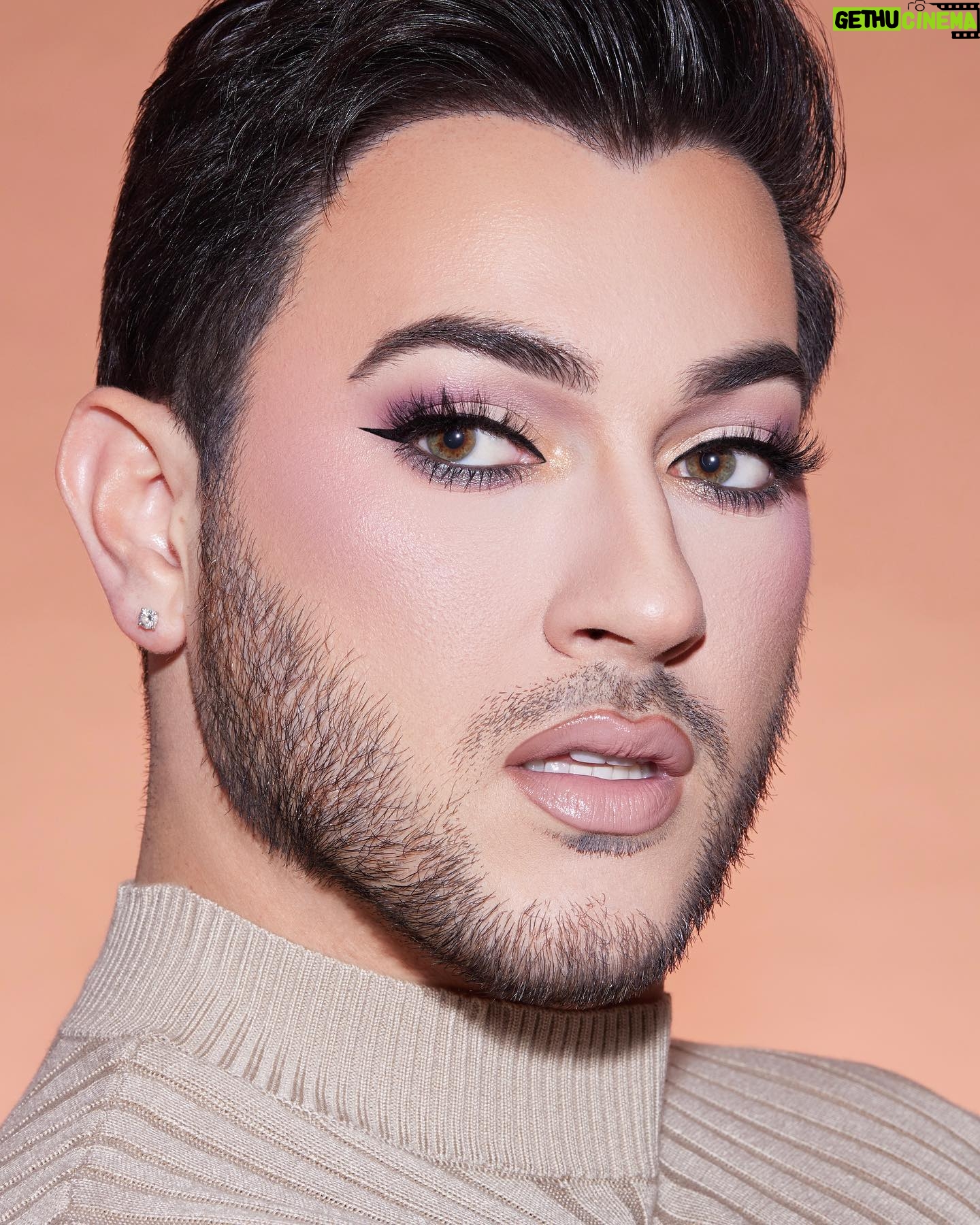 Manny MUA Instagram - FOOL FANTASY IS HERE ✨☀️ the new collection is officially live!!!!! you can purchase on @lunarbeauty or @lauraleelosangeles 😍 we hope y’all LOVEEEEEEE this collection!!!!! photographer | @snapsstudio makeup | @thedamiendiaz (on Laura) hair | @ariannachayleneblean