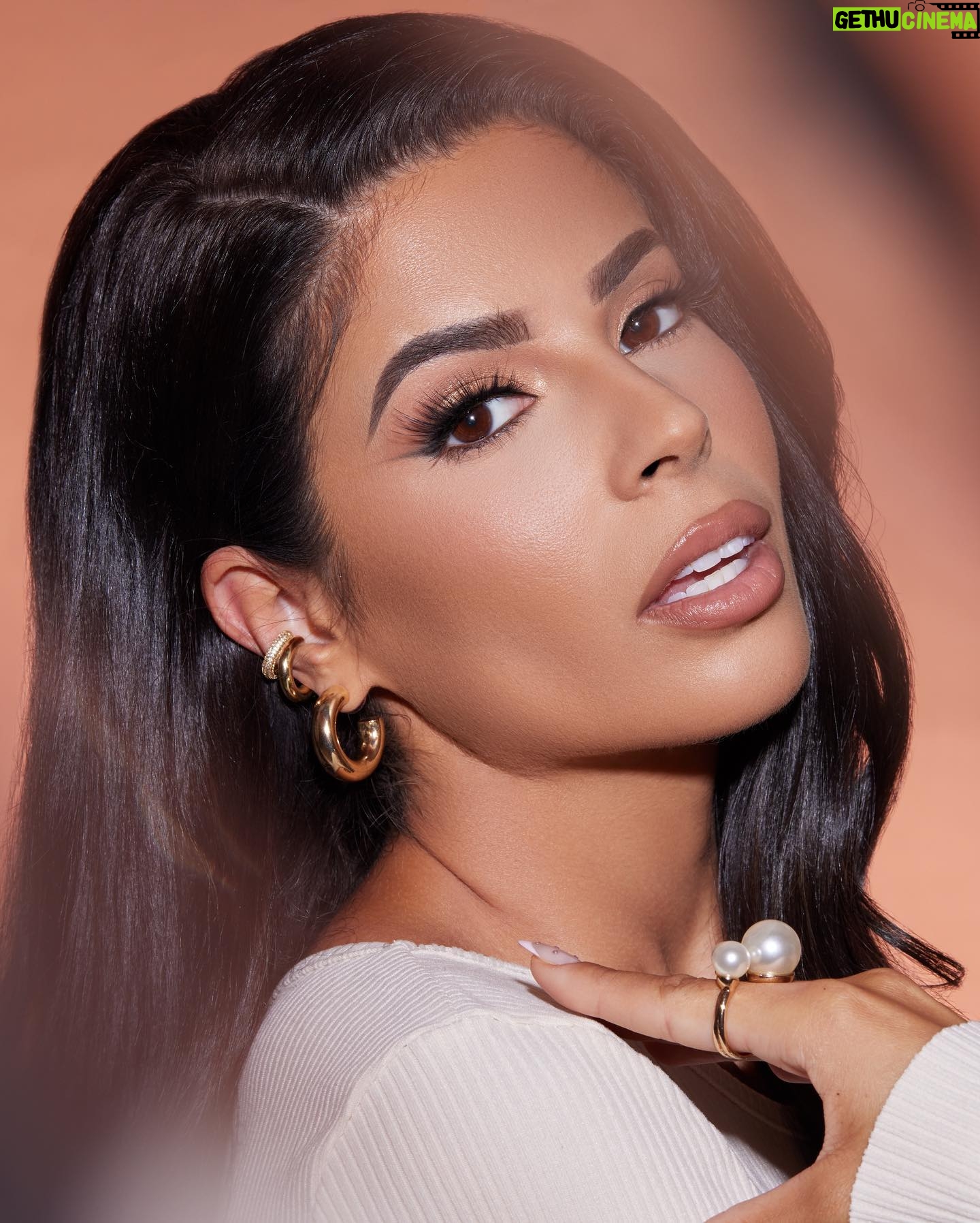 Manny MUA Instagram - FOOL FANTASY IS HERE ✨☀️ the new collection is officially live!!!!! you can purchase on @lunarbeauty or @lauraleelosangeles 😍 we hope y’all LOVEEEEEEE this collection!!!!! photographer | @snapsstudio makeup | @thedamiendiaz (on Laura) hair | @ariannachayleneblean
