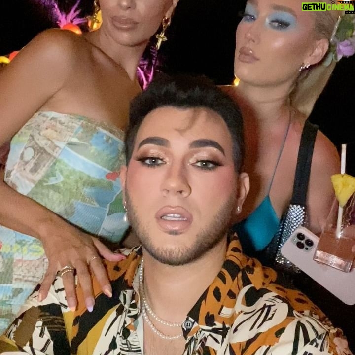 Manny MUA Instagram - who doesn’t love a good pearl necklace 🐚 - thank you @benefitcosmetics for the incredible experience ❤️