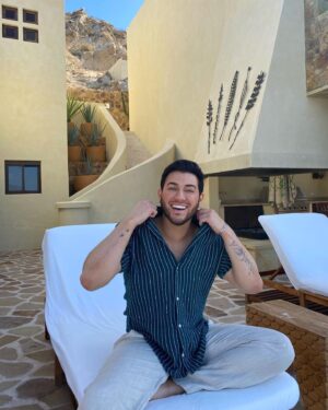 Manny MUA Instagram - this is your sign… go to cabo 🇲🇽