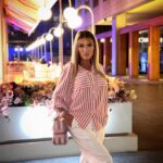 Manon Tanti Instagram - Outfit @sheinfrance_ Avec mon code Manont23💞 (-15% dès 29€ d’achat, -20% dès 69€ d’achat sur tout le site français) Réf chemise à rayures : 15872128 #SHEINFrenchDays2023   #saveinstyle #accessibleettendance #publicité