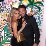 Manon Tanti Instagram – Déjà 4 ans qu’on s’est dit “oui”… Dans la joie comme dans la peine, dans la richesse et dans la pauvreté, pour le meilleur et pour le pire … “oui” pour la vie. Nous sommes si fiers de voir que notre mariage perdure dans le temps malgré les hauts et les bas du quotidien … Que cet amour qui nous lie est plus fort que tout … ♾