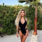 Manon Tanti Instagram - ☀️🌴 Maillot @FashionNova #sponsorise