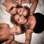 Manon Tanti Instagram - Quand j’ai eu Tiago je n imaginais pas que je puisse un jour aimer autant quelqu’un d’autre … et puis j’ai eu Angelina ❤️ L’amour d’une maman ne se divise pas , il se multiplie 😍