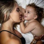 Manon Tanti Instagram - Savoir lire dans tes yeux … @tanti.angelina ❤️ la plus belle phrase d amour est dite dans le silence d’un regard