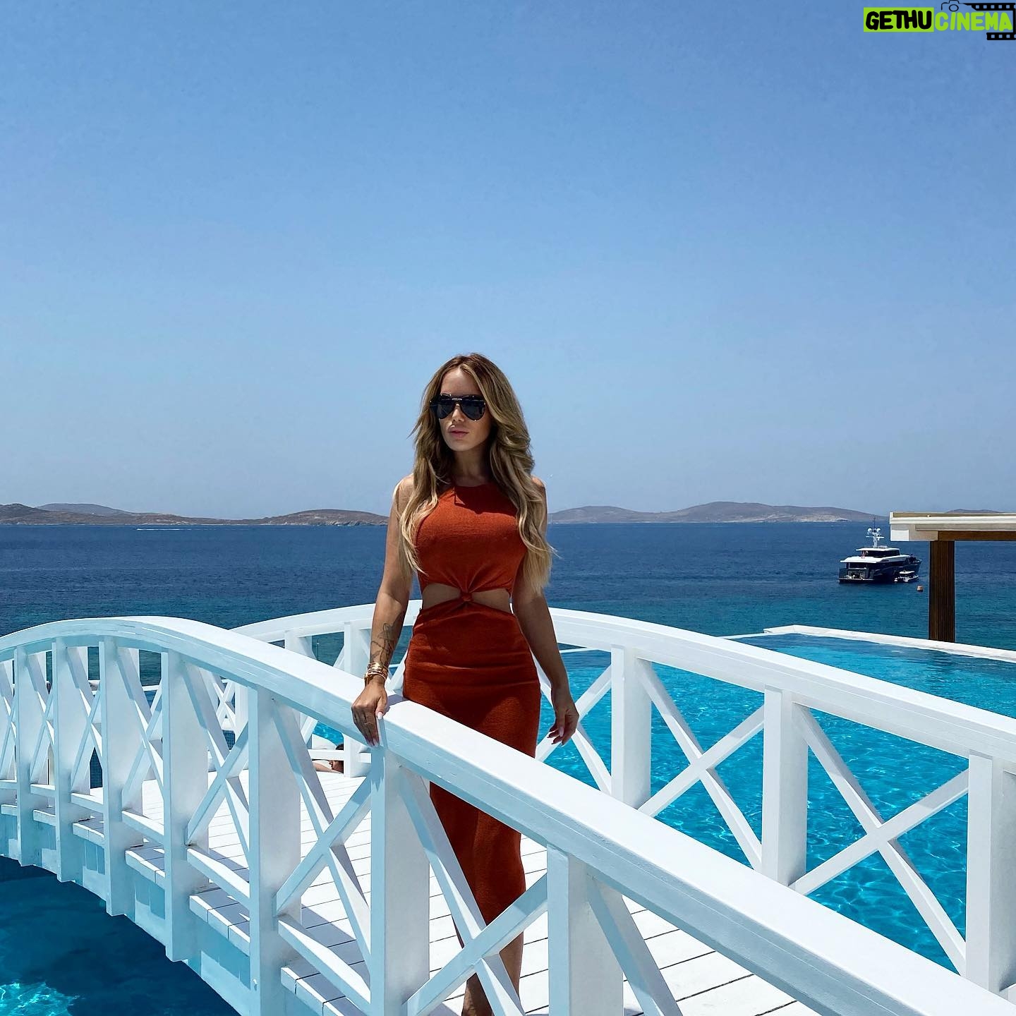 Manon Tanti Instagram - Coucou mes amours, j'ai un super code promo SHEIN Ă vous partager: đ SSMANONTANTI â€ïžil vous donne droit Ă -15% supplĂ©mentaire sans minimum d'achat valable jusqu'Ă 23h59 le 10 AoĂ»t 2021 sur tout le site français. RĂ©fĂ©rence de ma tenue: swdress31210506701 #SponsorisĂ© #SHEIN #SHEINgals #SHEINvacaymode @sheinofficial @sheinfrance_