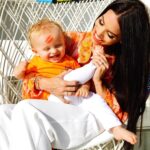 Manon Tanti Instagram – Joyeux anniversaire mon bébé d’amour 🧡 beaucoup d’émotions aujourd’hui , il y’a un an et quelques minutes  je te tenais pour la toute première fois dans mes bras 🧡 tu étais si petit et si fragile .. 🧡 te voilà un grand bébé 🙈 11 kilos 78 cm 🙈 tu sais déjà dire papa,maman,baballe,bravo,nan nan , dada (tonton ) , a (nala), wouaou (quand c est beau ), hummm (quand c est bon ) et vroum vroum 🧡 tu es le plus rapide dès bébés en 4pattes et tu te tiens debout comme un chef 🙈🧡 ne grandis pas trop vite mon petit ange 👼🏼 mon petit bébé tu seras pour toujours une partie de moi , mon oxygène , ma raison de vivre 🧡 JE T’AIME  @tiagotanti 🧡🧡 #oneyear