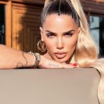 Manon Tanti Instagram - L’un de mes nouveaux jean préféré 🔥 @FashionNova