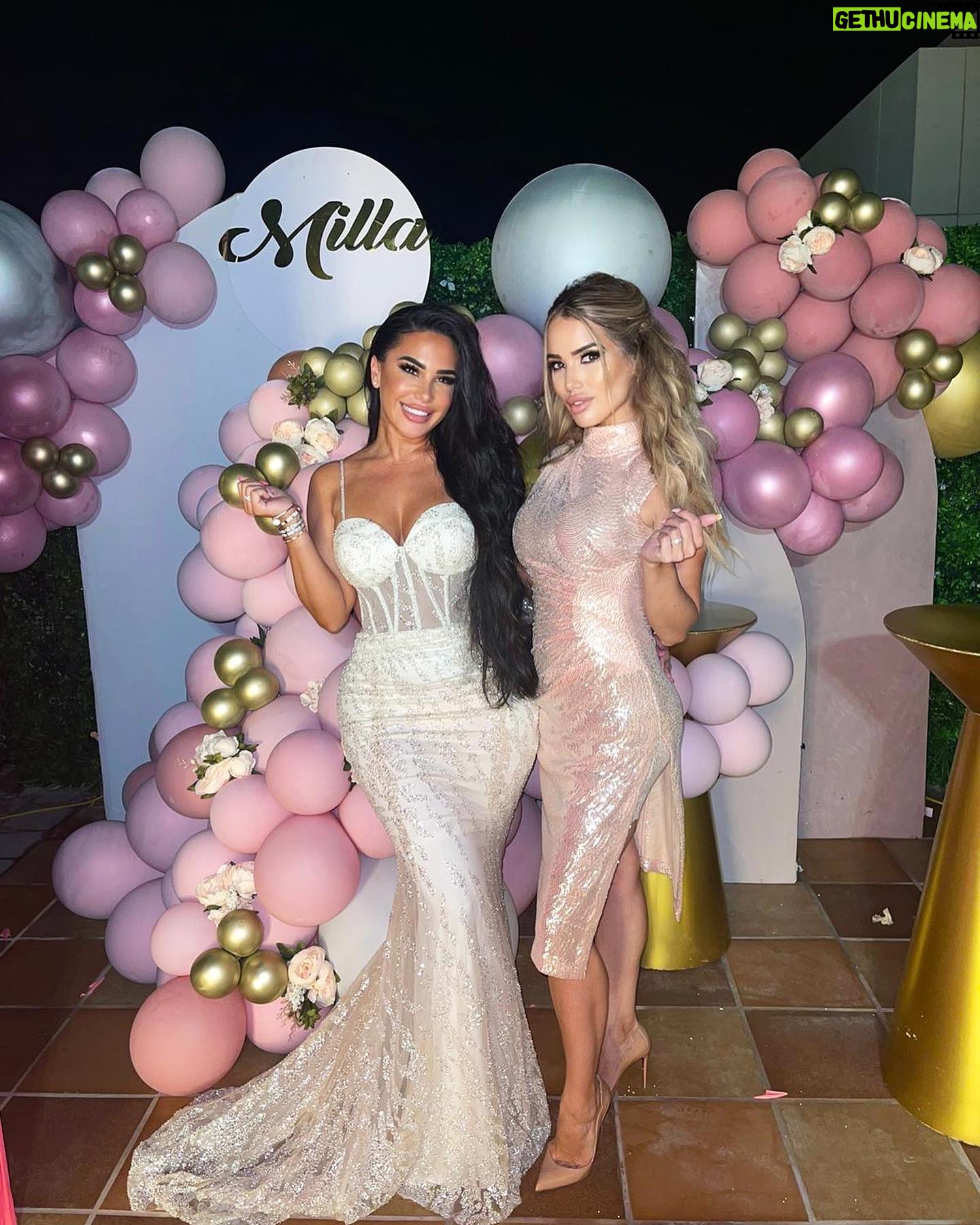 Manon Tanti Instagram - Merci pour cette magnifique soirée ma chérie ❤️❤️ #birthdaynight 🥰 love u sooo muchhh babe❤️ @millajasmineoff @lovebyaisha