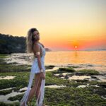 Manon Tanti Instagram - BALI SUNSET #uluwatusunset #uluwatu #bali #balitravel #balivibes