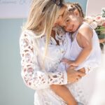 Manon Tanti Instagram – Petite après midi très sympa pour le baptême de maylone et leewane 💕